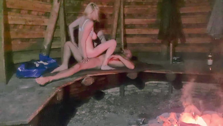 Livingcolors-vip: Premium - Sex anal într-un loc afară lângă șemineu