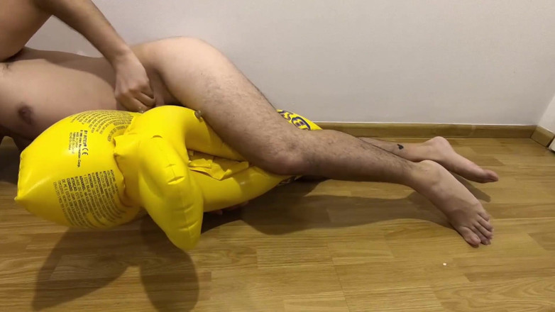 Inflatable Lovers: Hraní s plovákem 1