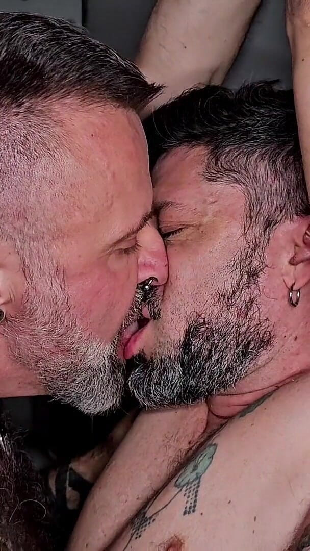 Fucking Glory Hole (Tommy Cray)