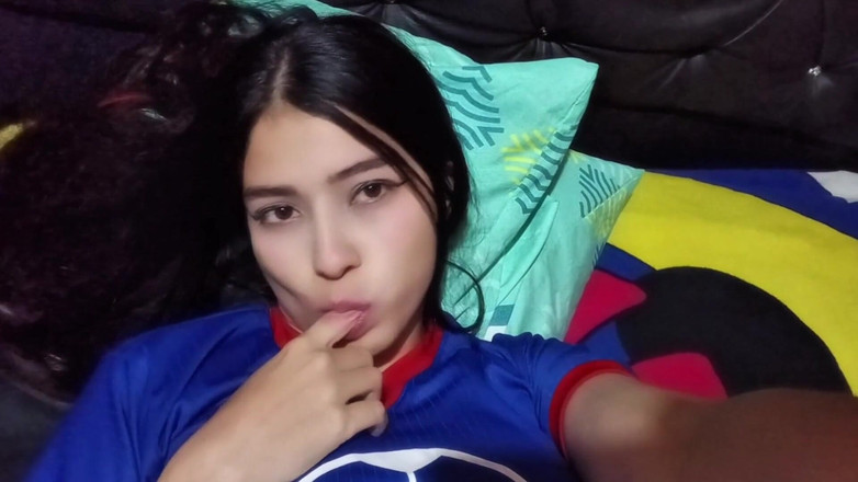 Yuli and tony: Я згоден поділитися кімнатою зі своєю зведеною сестрою, і ми трахаємося всю ніч.