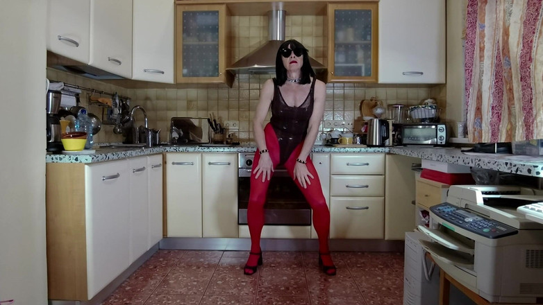 Sissy Cummy Lingerie: Michelle Hernandez'den Doğaçlama Kısa Erotik Fitness
