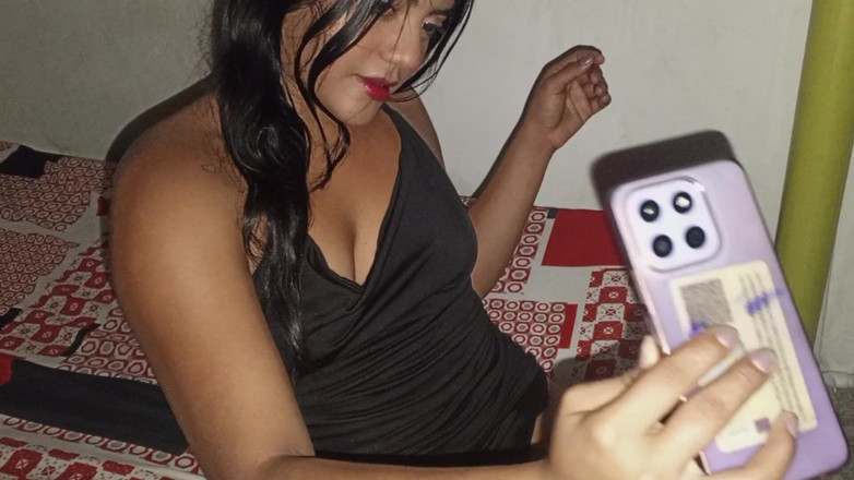 NatalyGirl: Vacker brunett från Colombia skickar bilder av hennes vagina till...