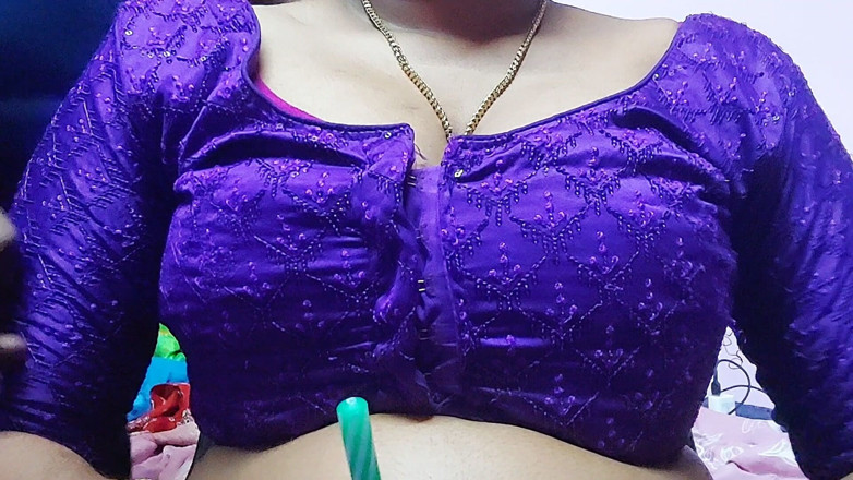 Desi Mohini: Zoya teyze öğretmenle seks yapıyor