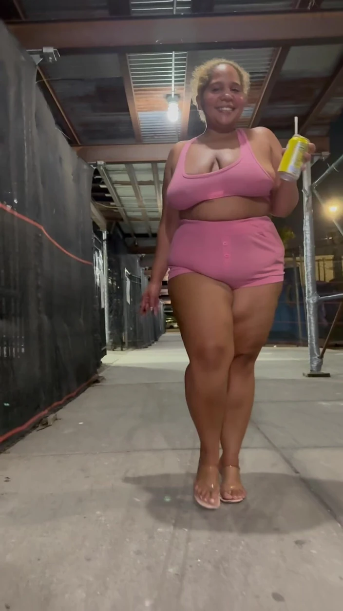 PutiLing: Škádlení nohou - Uctívání velkého zadku - Latina BBW Puerto Rican Big...