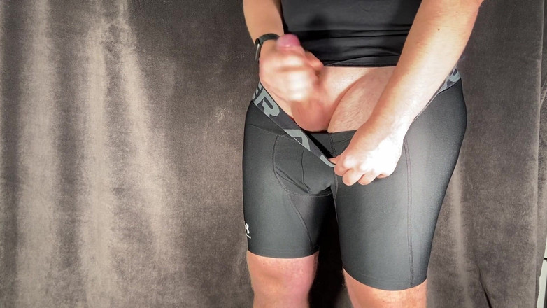 Lucas Nathan King: Üvey kız kardeş boşalmamı sikiyor