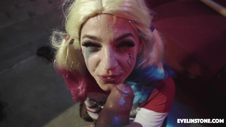 Evelin Stone: Harley Quinn Cosplay Facial Fuck Defeat