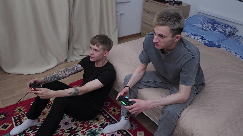 Ethan Lestray: Twink wedde op zijn mond en verloor