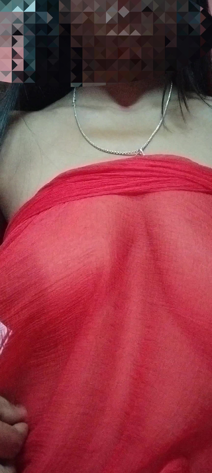 Bengalibeauty96: Indiana esposa Priyanka mostrando peitos grandes para seus fãs