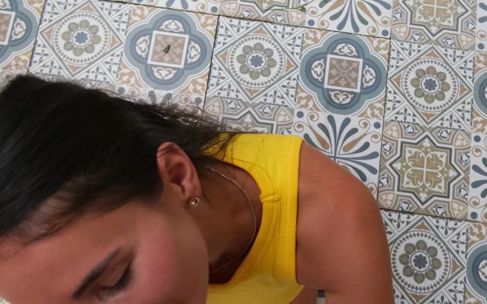 PassionBunny: Tiefer und intensiver blowjob auf dem garten
