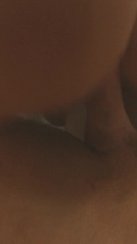 Сцена спермозалежних - 3_brunette студентка з великою дупою насолоджується камшотом свого репетитора