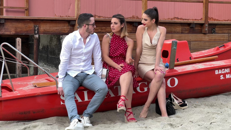 Jet sex prod: Viene abbandonata sulla spiaggia