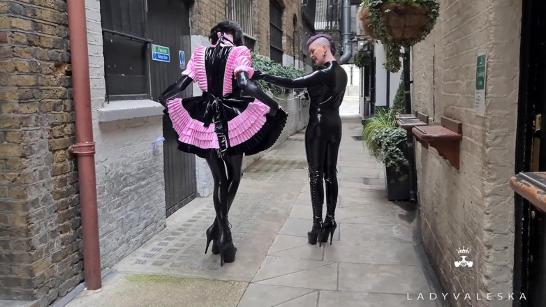 Lady Valeska: Sissy Led through London Streets