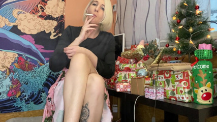 Cuteblonde666: Chlupatá dívka kouří a pak chčije