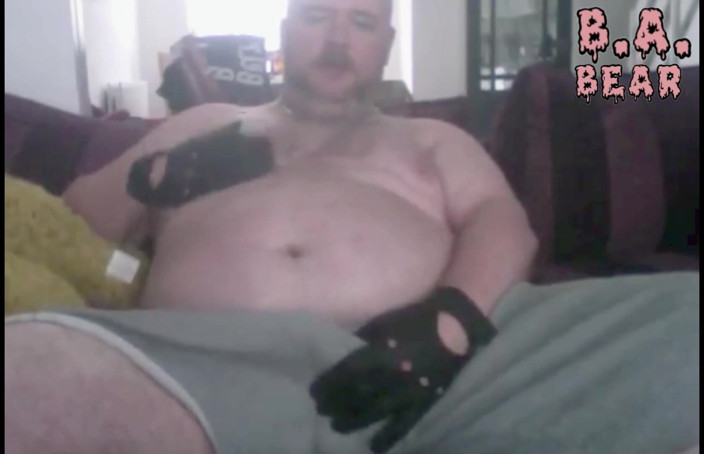 B A Bear: Stepdaddy Wanks in His Black Leather Gloves