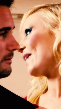 Kit Lee, Kat Lee et Valerie Pearl ont réuni les invités pour un gangbang