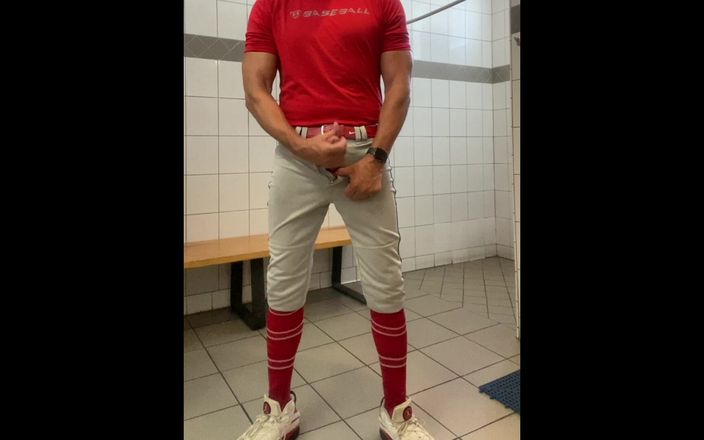 JockDad87: Buff Dilfjockdad87 Edgings in der umkleidekabine in Baseball Gear