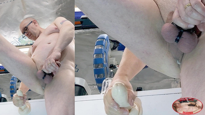 Ficd: Mancave baise avec un gode