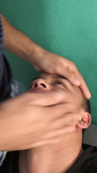 Un giovane studente viene scopato dal suocero