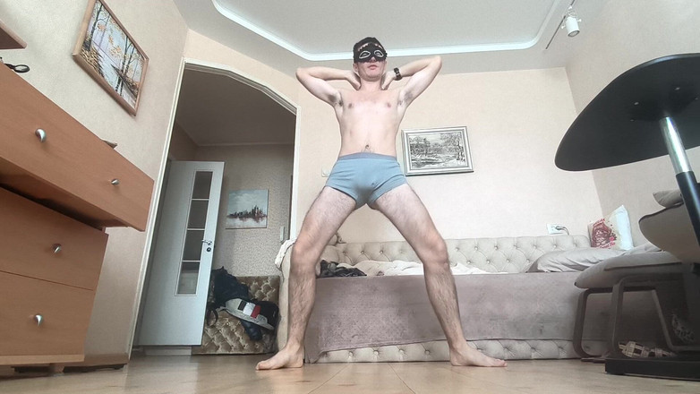 webcamboy98: 青少年男孩做裸体练习和深蹲