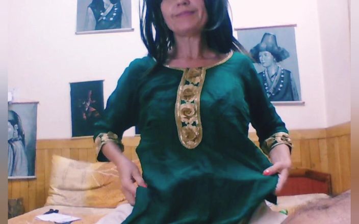 Bolly Karma: 내 자지를 많이 빨아주는 밀프