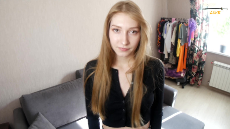 PussyKageLove: 장난꾸러기 학생이 친구의 남자친구와 섹스를 하기로 동의했습니다.