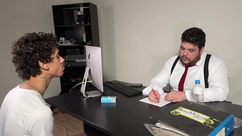 Dirty tricks gays: 뚱뚱한 직원은 그 직원에게 클레터를 열심히 시켰다 - 엉덩이, 우유, 그리고 성욕까지!