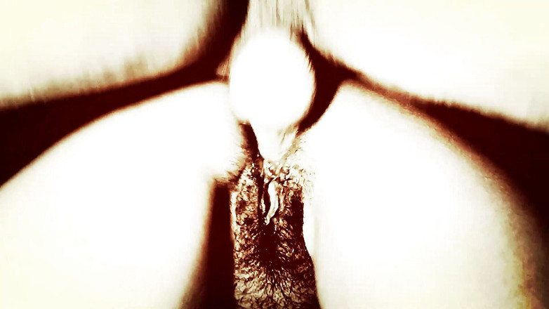 Novinha Insaciavel: Old style bitch swallowing dick and taking it up the...