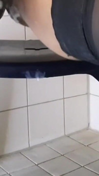 Aceste două mame sexy soră vitregă - a cărei pizdă bubbles mai tare scuipat afară bucăți de spermă vechi?