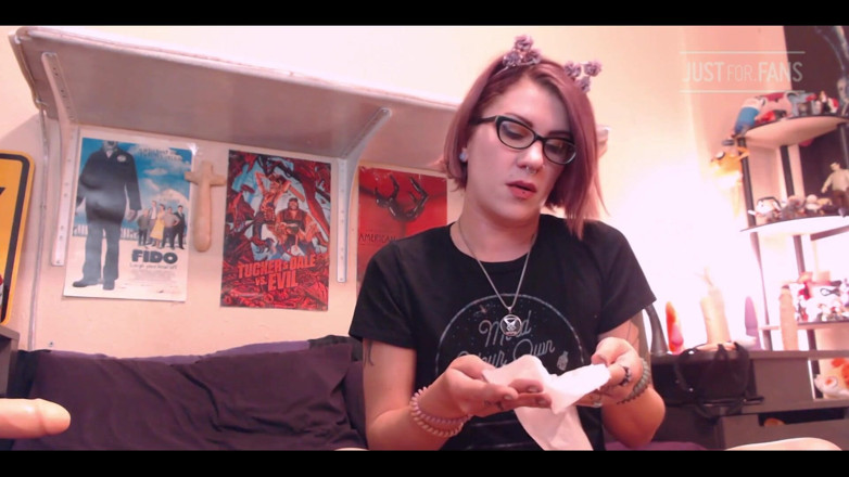 FondaDix: Bedroom Sneezes