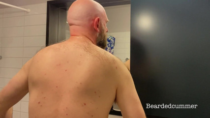 Beardedcummer: Stepdaddy bear shaves his bald head, no cum