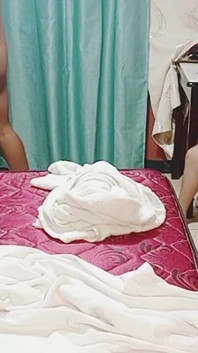 Mama mea vitregă matură în fața iubitei mele și a surorii mele vitrege