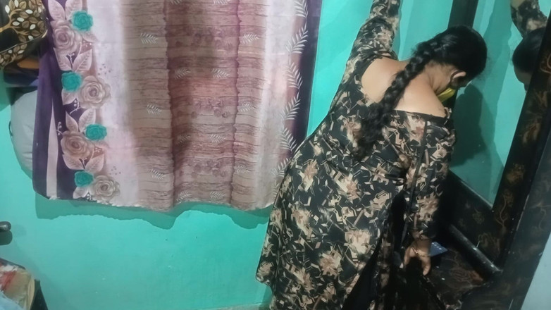 Gulaab: 鏡の前で踊るセクシーなインドムスリムのデシ・バービーとのセックス