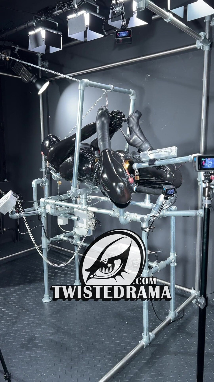 Twistedrama: Hog Tie Machine