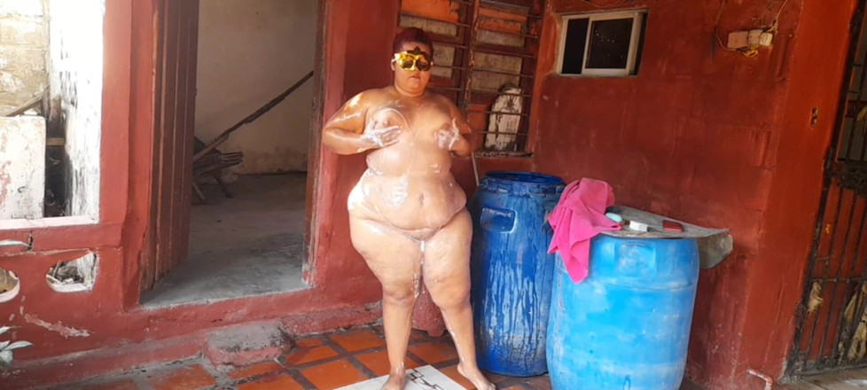 Gordita Culo Rico: Ha spiato la mia matrigna mentre lei si faceva la...