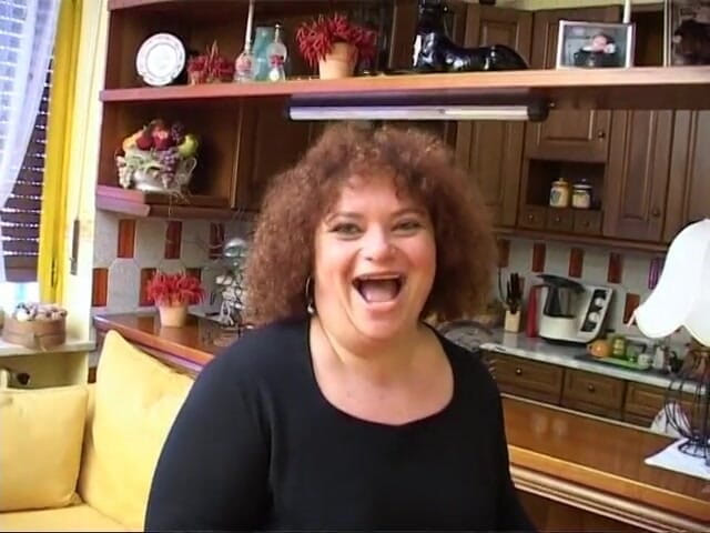 Fetish Desire: Amadora gorda masturba sua buceta com um vibrador