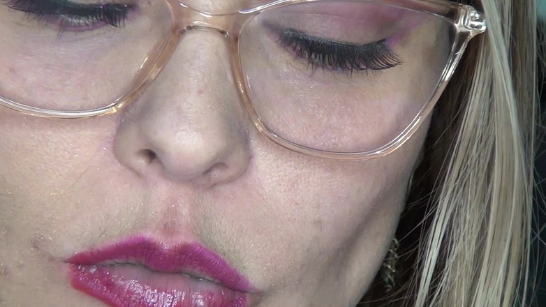 Angel eyes studio: MENELAN BERUANG BERGETAH BERPASANGAN!!