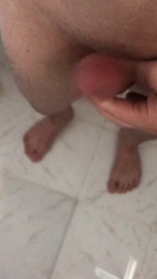Badboy163: 淫荡的鸡巴想要被抚摸。