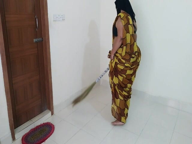 Aria Mia: 주인의 배다른 아들에게 따먹히는 구자라트 하녀