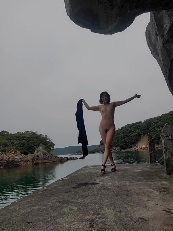 Mayumi Kanzaki: Açık Havada Maruz Kalma Ve Dış Mekanda Idrar Yapma