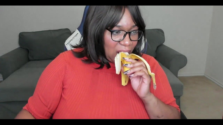 Josie4yourpleasure: W którą dziurę pierwszy idzie twój kutas?