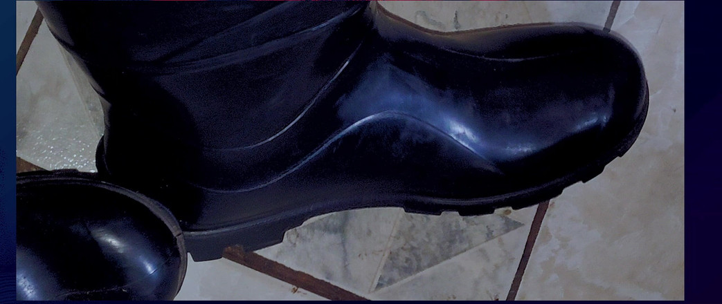 Stink HairyMale: Enmascarado - Pies y Botas