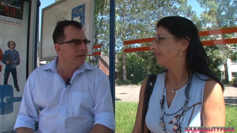 Czech Pornzone: Збуджена зріла брюнетка любить жорсткий член і сперму