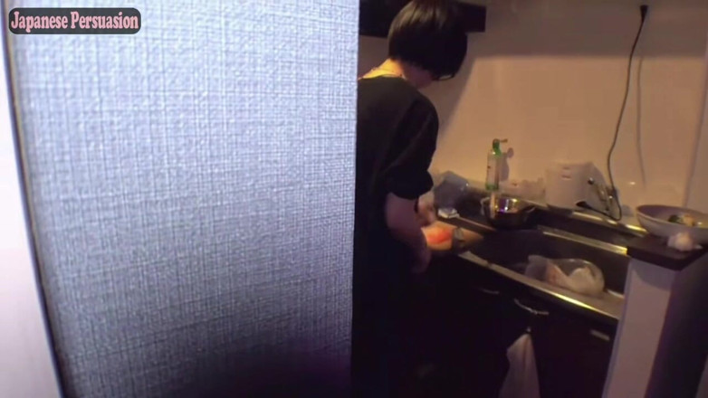 J-Girls Club: Freund sorry. Die mittagsvorbereitung wird zu einem plötzlichen creampie zu...