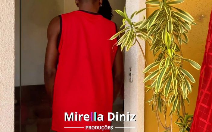 Mirella Diniz: 배달원은 대물을 받았다