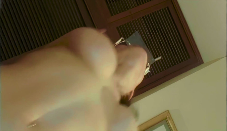 Inhonorof porn: สาวใส่แว่นทําให้หีขนดกโดนขย่มและโดนทุบตูด