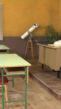 Öğretmen öğrenciyi masanın üzerinde sikiyor ta ki üzerime fışkırtana kadar