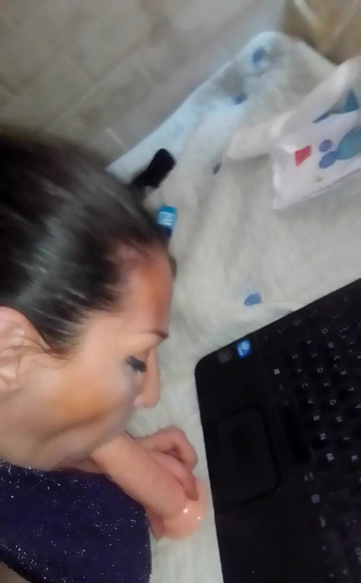 Dominatrix Redsonyja: 15 lần bắn tinh vào buổi sáng trông tình yêu...