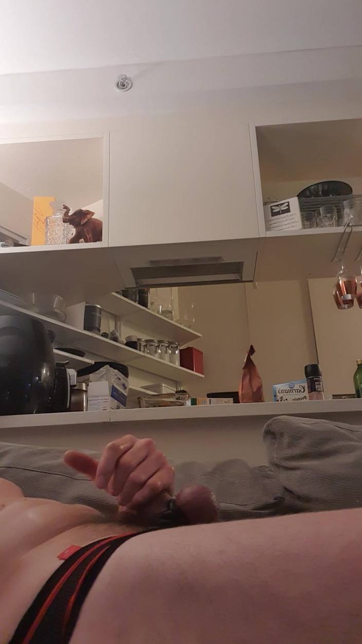 axhyt92: Masturbando em casa