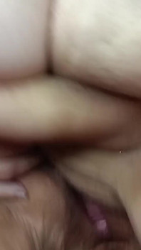Esguichando no ar na cadeira em todos os lugares