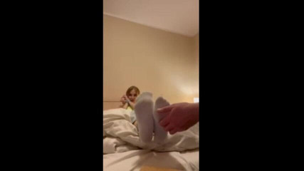 Czech Ladies: Lechtá moje citlivé nohy